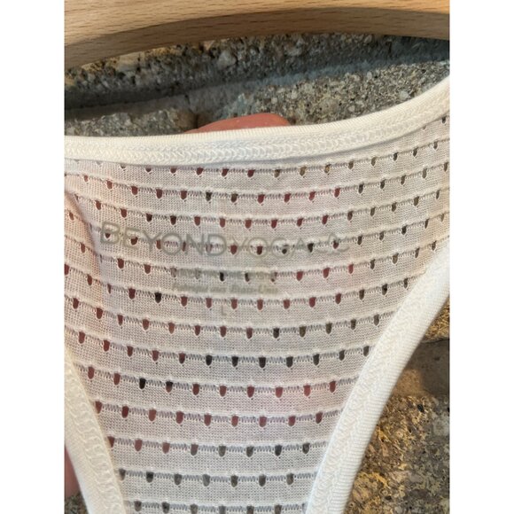 Beyond Yoga White Racerback Perforated Tank Top Womens Lightweight Breathable St - Picture 5 of 9